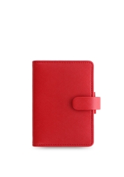 Saffiano mini organiser in stunning red is not only practical but also a stylish accessory for everyone. With a weekly calendar, address book and card pockets, it provides everything you need to organize your time. The pleasant-to-the-touch material with a two-tone effect gives this organiser a unique look.