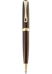 Experimentați combinația perfectă de eleganță atemporală și confort modern cu stiloul cu bilă Excellence A2 din aur marakesh. Acest instrument de scris durabil, complet metalic, are un sistem unic Soft-Sliding-Click, oferind o experiență de scriere lină și plăcută atât pentru stângaci, cât și pentru dreptaci. Cu lacul său rafinat cu efect maro și accesoriile aurii, stiloul Excellence A2 este mai mult decât un instrument de scris - este o declarație de stil.