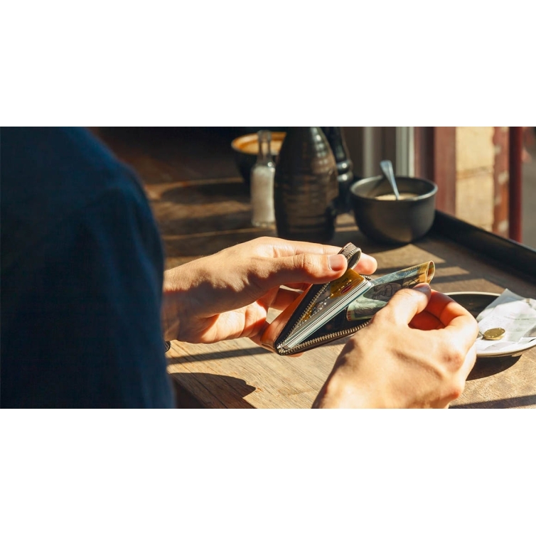 Puzdro na karty caramel BELLROY - 12