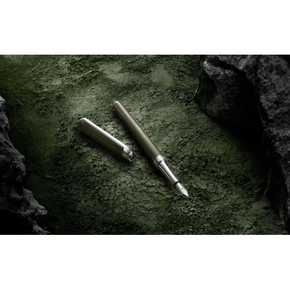 Léman Slim Terre d’Ombre Fountain Pen CARAN D'ACHE - 4