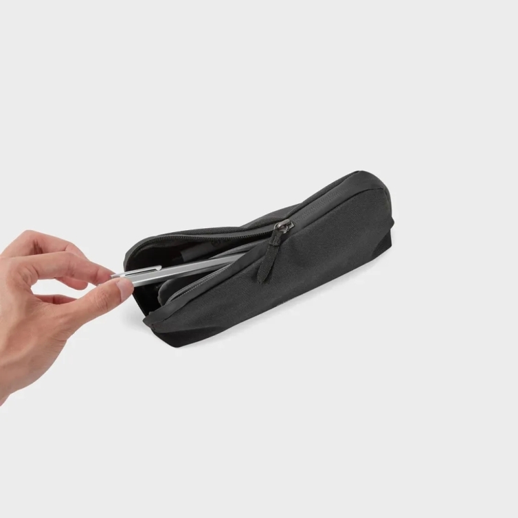 copy of Étui Nest avec chargeur sans fil noir Orbitkey - 4