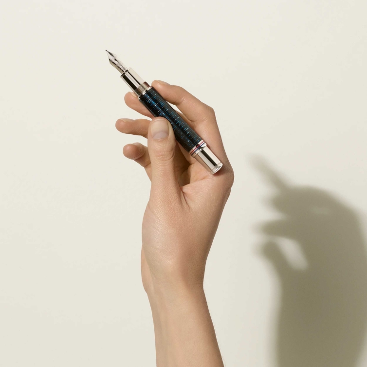 Great Characters Homage to The Great Gatsby Special Edition Fountain Pen Blue Montblanc - 2
