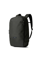 The Transit Workpack Pro Backpack 22L olive is ideal for everyday use, with durable recycled nylon and practical organization. It offers a separate laptop compartment, hidden side pockets for quick access and a padded glasses pocket. With this backpack, your belongings will always be kept dry and in the right place, whether you're in the office or on the go.