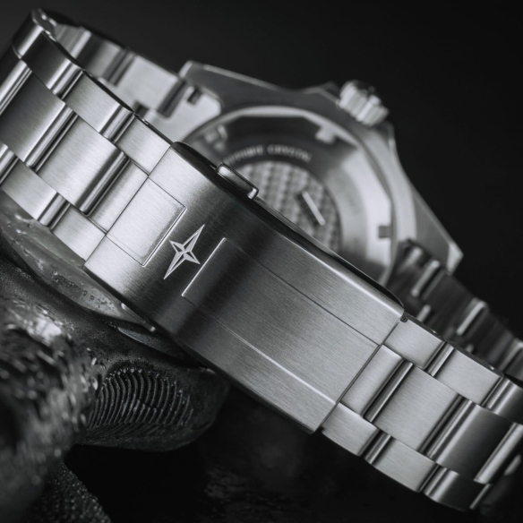 Ternos Professional 68H Watch 161.538.40 Davosa - 13