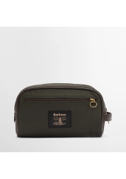 Bucură-te de stil și calitate unice cu geanta de toaletă Barbour Waxed Washbag . Acest articol exclusivist, în ediție limitată, fabricat din bumbac cerat, este ideal pentru călătorii și călătorii de afaceri. Comandă-l astăzi și experimentează diferența de calitate și eleganță!