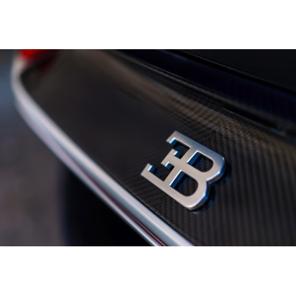 Bugatti Chiron Rajoitetun erän Roller musta