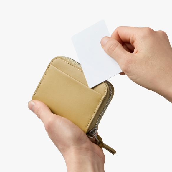 Folio Piccolo Mustard small travel case Bellroy - 6