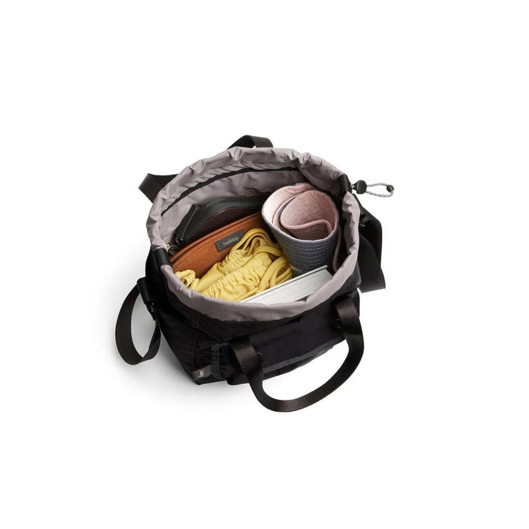 Cinch Bucket Bag Black women's backpack Bellroy - 3