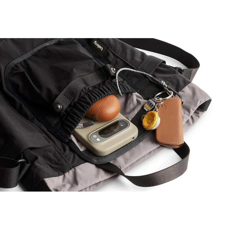Cinch Bucket Bag Black Women's Backpack Bellroy - 6