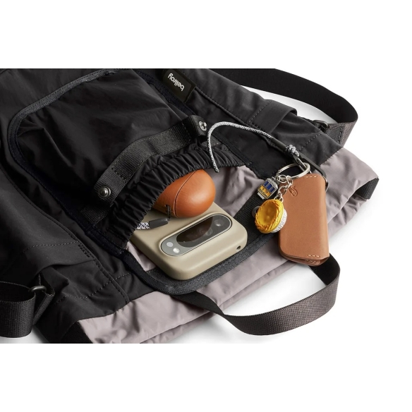 Cinch Bucket Bag Black Women's Backpack Bellroy - 6