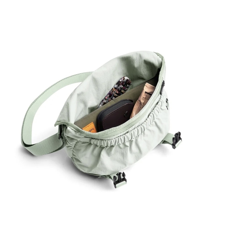 Cinch Mini Messenger Skuldertaske i Havskum Bellroy - 3