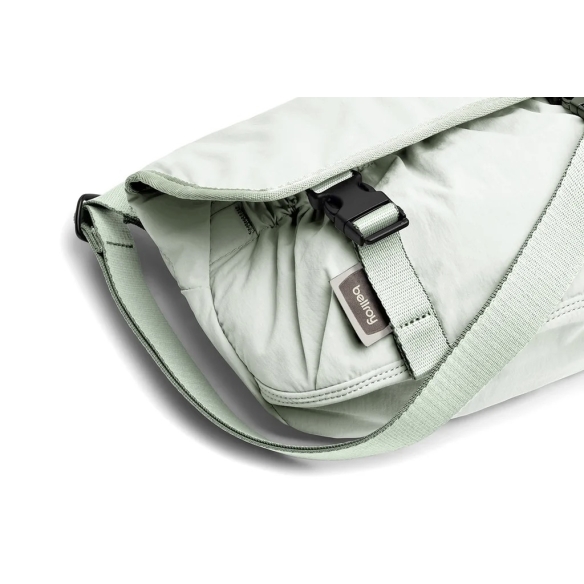 Cinch Mini Messenger Skuldertaske i Havskum Bellroy - 7